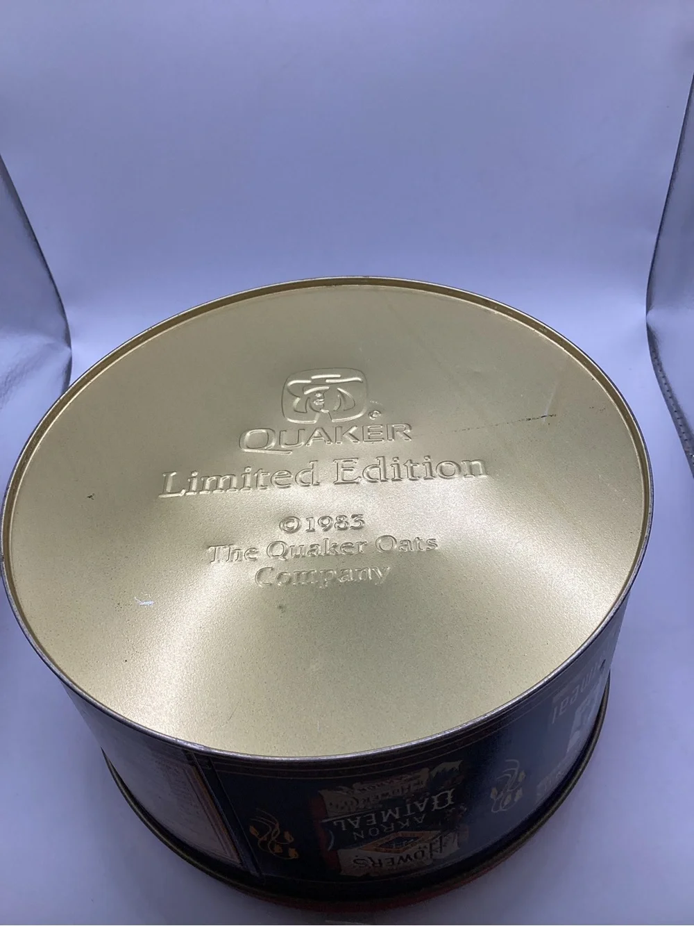 vintage 1983 Quaker Oats limited edition round advertising cookie tin